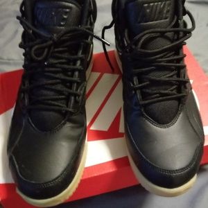 Men's Nike Trainer SC black white bubble gum sole